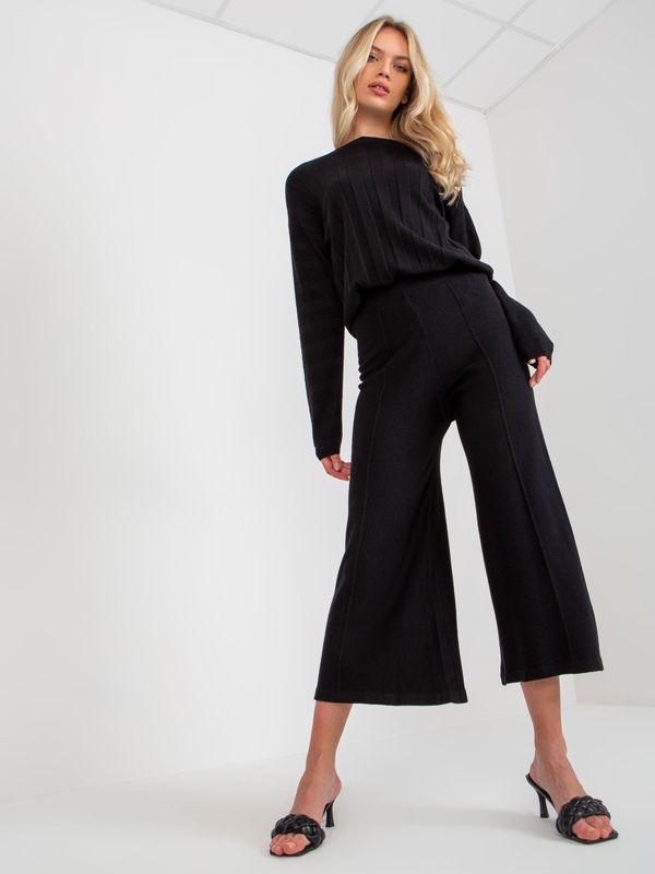 Fashionhunters Black wide knitted trousers with high waist