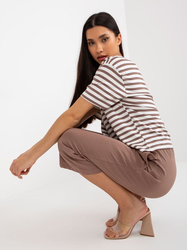 Fashionhunters Brown-and-white basic summer set with striped T-shirt