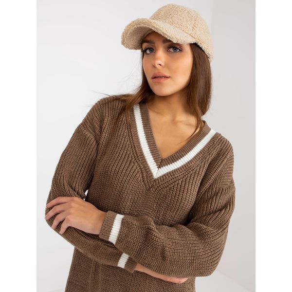 Fashionhunters Brown knitted dress with a V-neck RUE PARIS