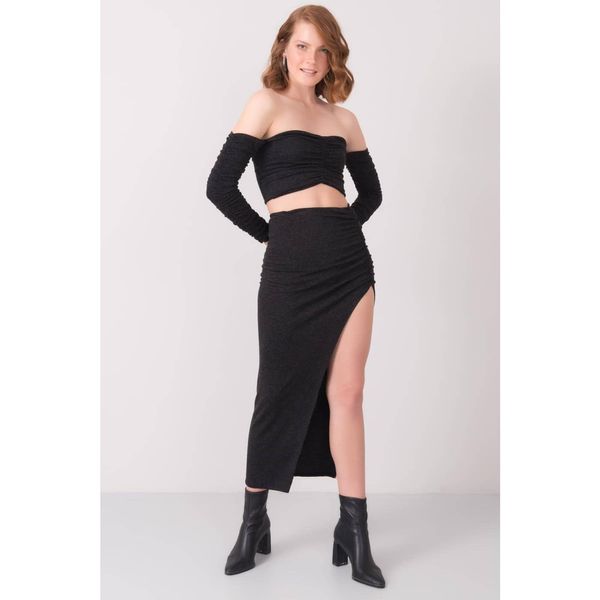 Fashionhunters BSL black midi skirt with slit