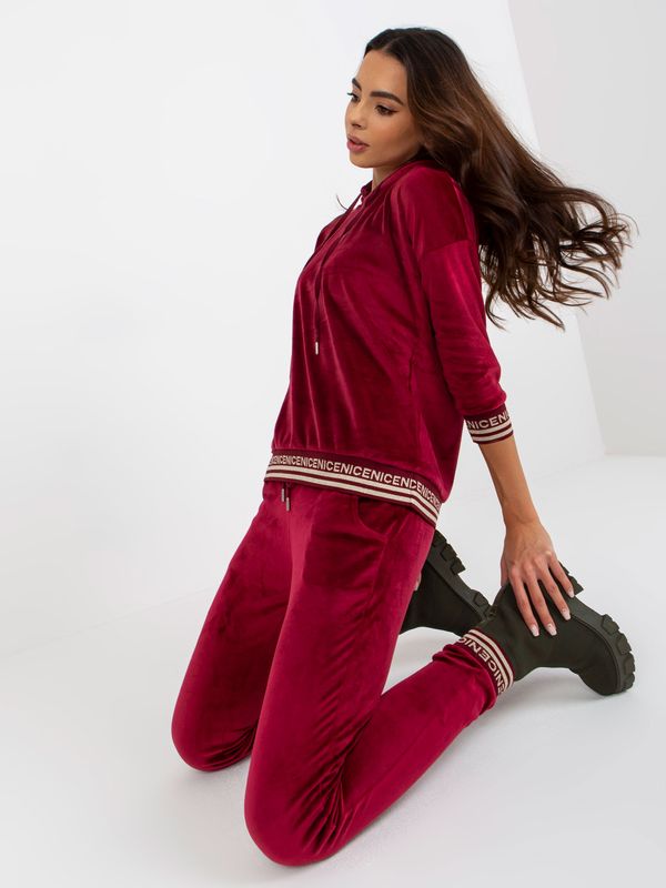 Fashionhunters Burgundy two-piece velour set with trousers