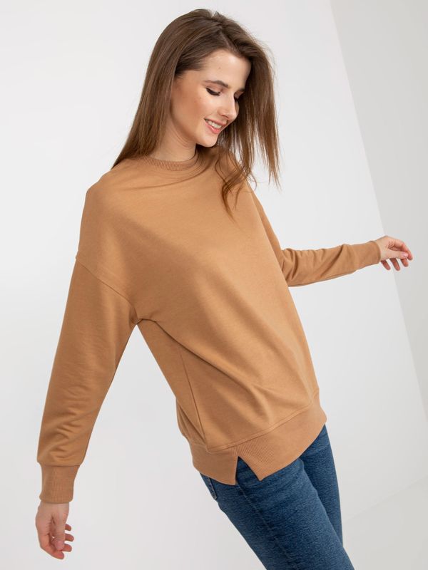 Fashionhunters Camel basic hoodless sweatshirt with round neckline