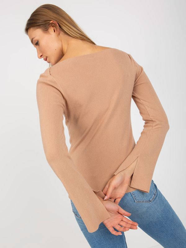Fashionhunters Camel classic sweater with flared sleeves