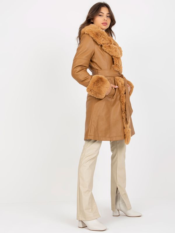 Fashionhunters Camel coat made of artificial leather with fur and belt