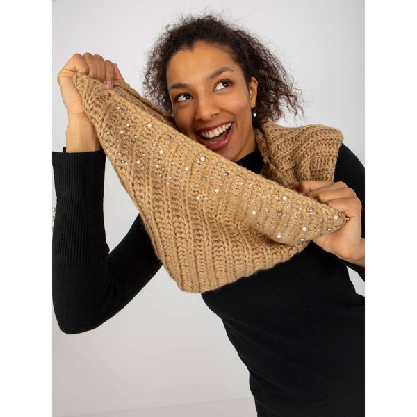 Fashionhunters Camel knitted women's neckwarmer with an appliqué
