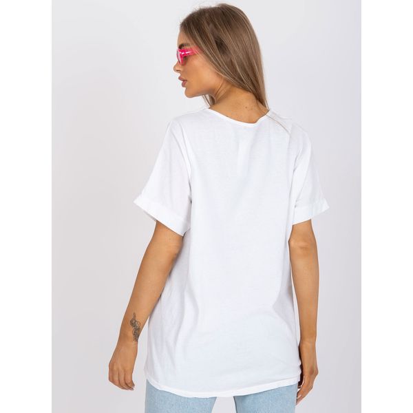 Fashionhunters Casual white and pink t-shirt with an application