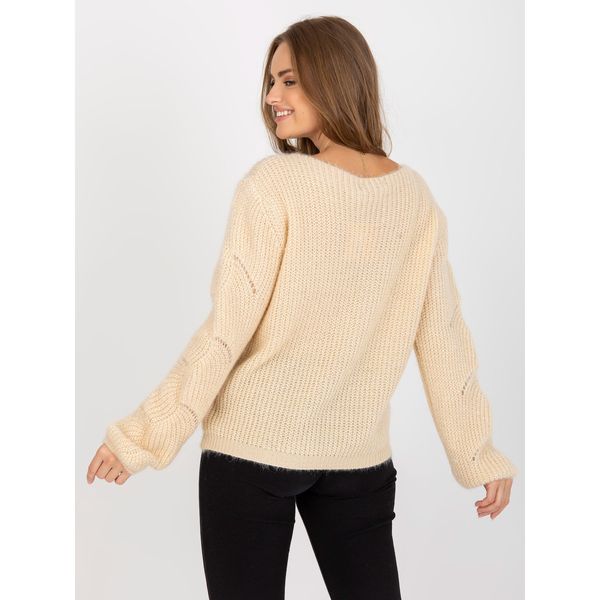 Fashionhunters Classic beige openwork sweater with OCH BELLA wool
