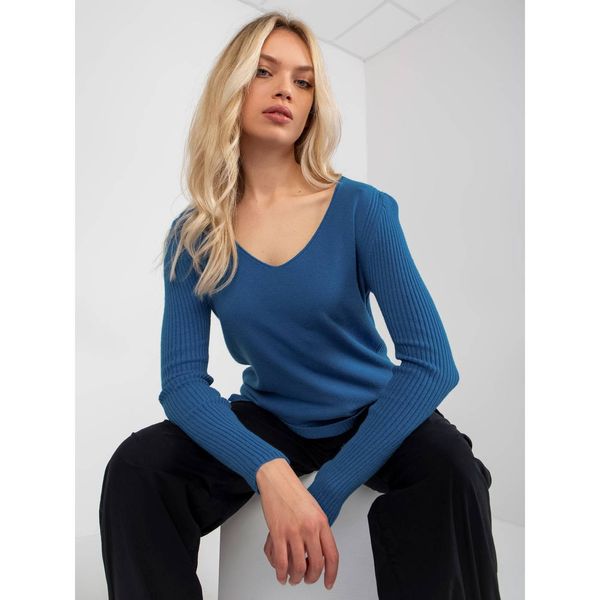 Fashionhunters Classic dark blue plain sweater with a neckline