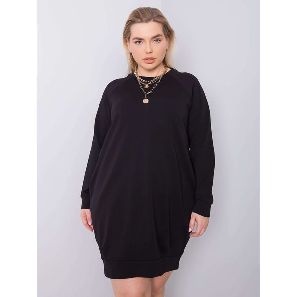 Fashionhunters Czarna sukienka plus size z długim rękawem