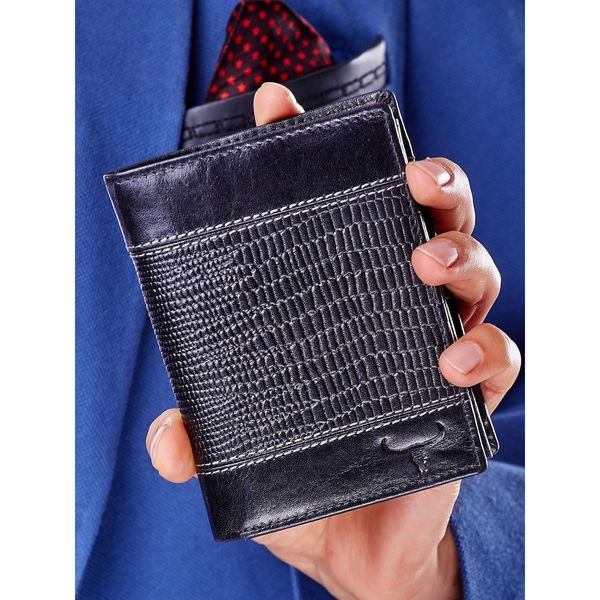 Fashionhunters Czarny skórzany portfel z wytłoczoną wkładką