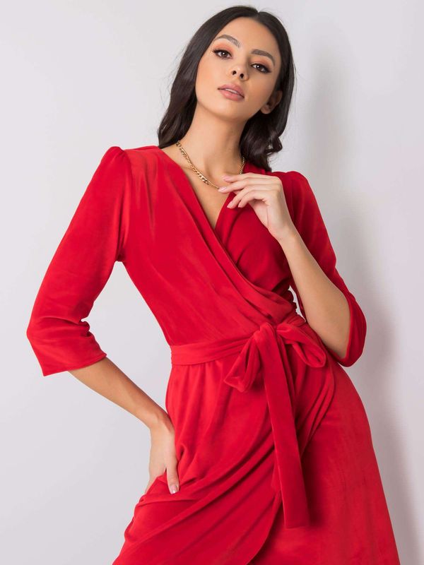 Fashionhunters Czerwona sukienka z welórem z paskiem