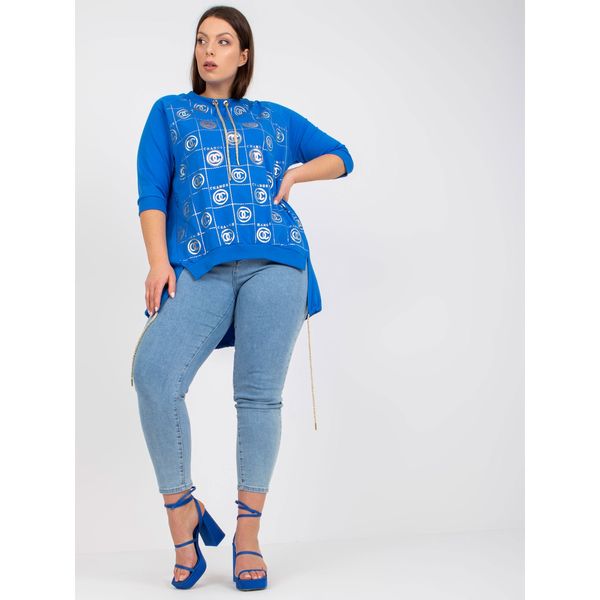 Fashionhunters Dark blue loose-fitting plus size blouse with an applique