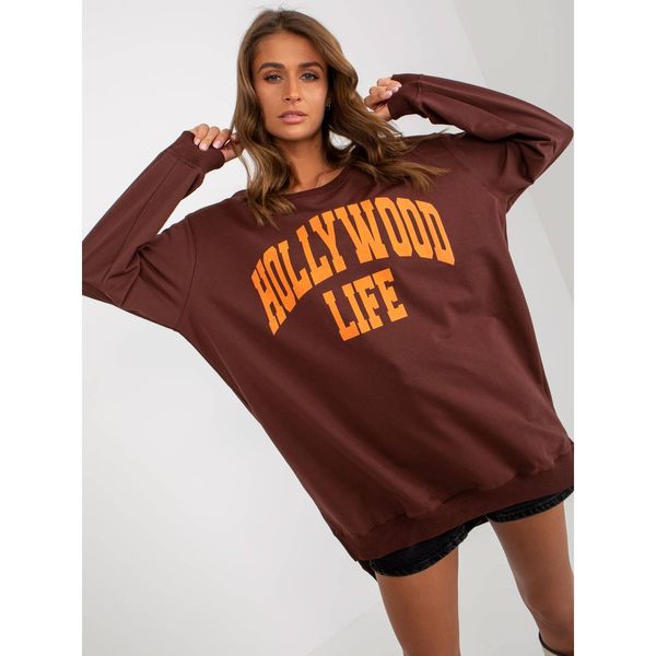 Fashionhunters Dark brown and orange oversized long sweatshirt with a slogan