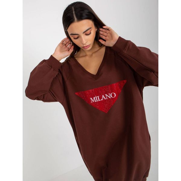 Fashionhunters Dark brown oversize long sweatshirt with an application and an inscription