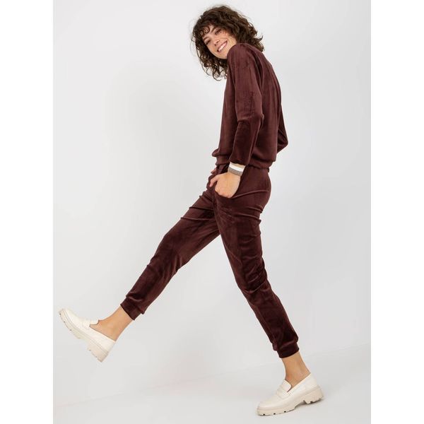 Fashionhunters Dark brown velor set with RUE PARIS pants