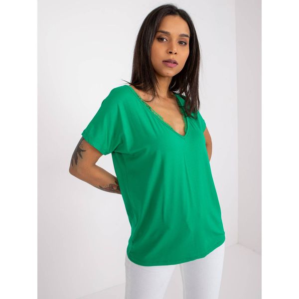 Fashionhunters Dark green women's t-shirt with Aileen lace