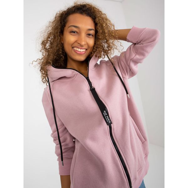 Fashionhunters Dusty pink basic sweatshirt with pockets RUE PARIS
