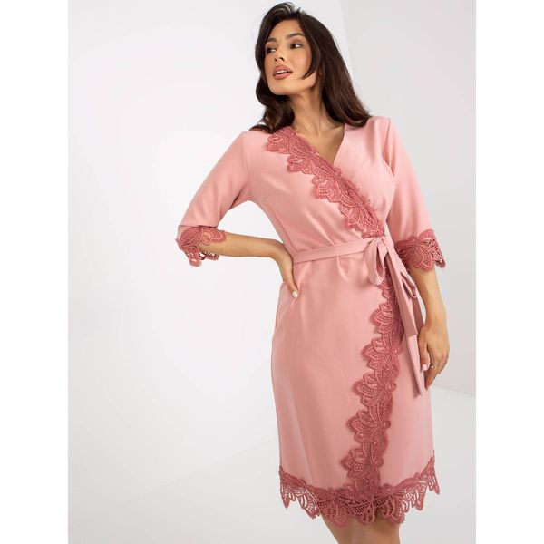 Fashionhunters Dusty pink cocktail dress with a pleat with 3/4 sleeves
