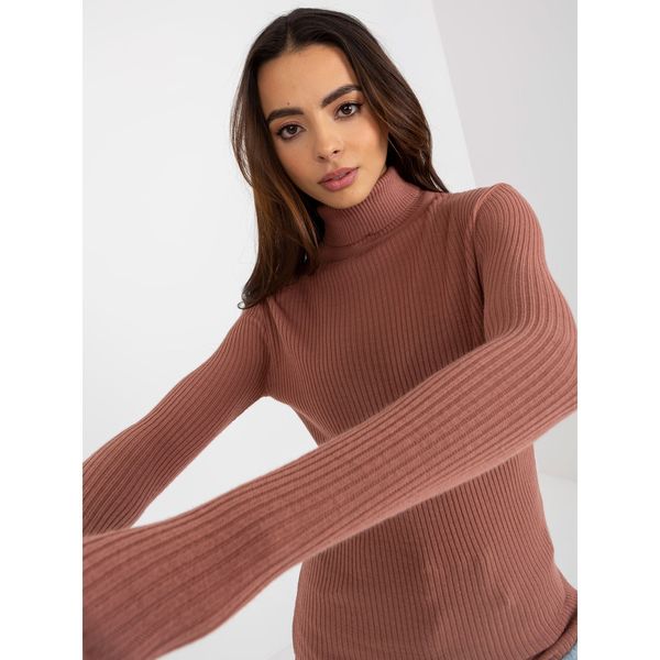 Fashionhunters Dusty pink ribbed turtleneck sweater