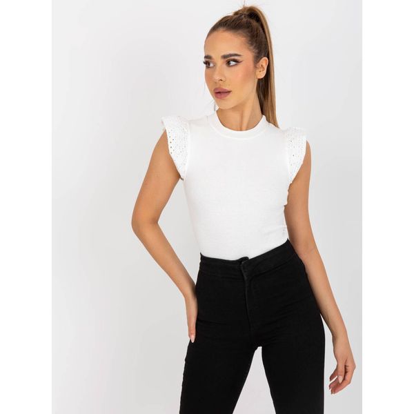 Fashionhunters Ecru RUE PARIS ribbed blouse with short sleeves