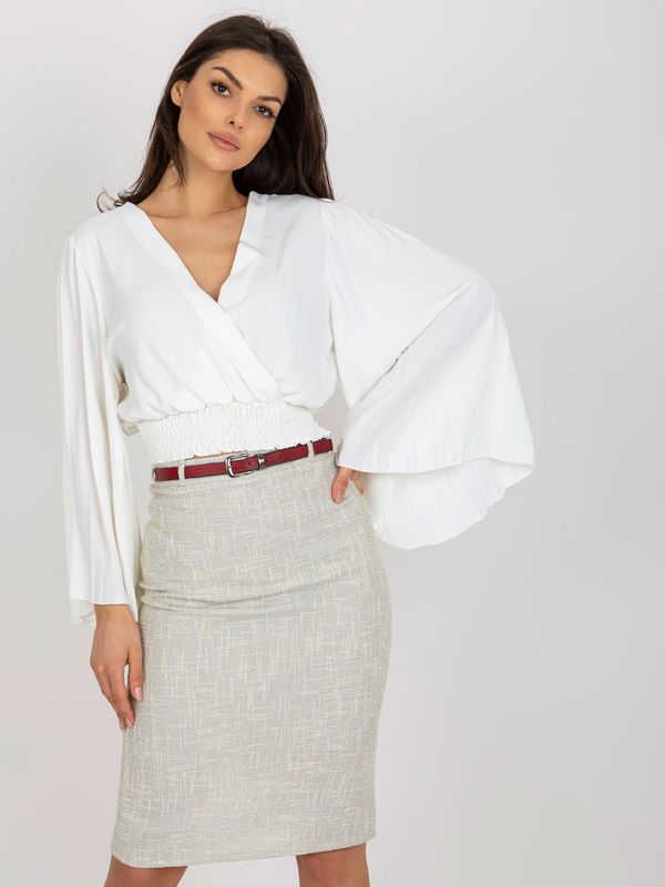 Fashionhunters Ecru short formal blouse with pleated sleeves