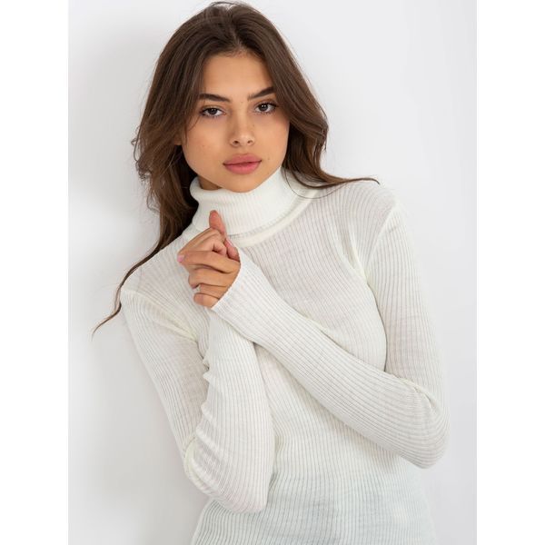 Fashionhunters Ecru slim fit turtleneck sweater in a striped pattern