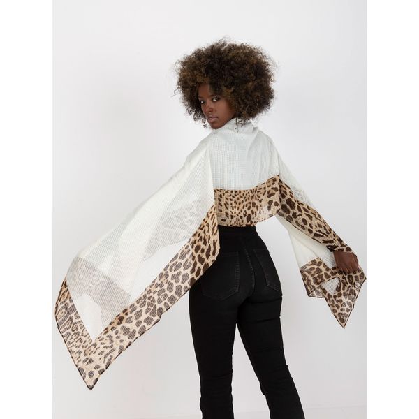 Fashionhunters Ecru women's scarf with an animal pattern