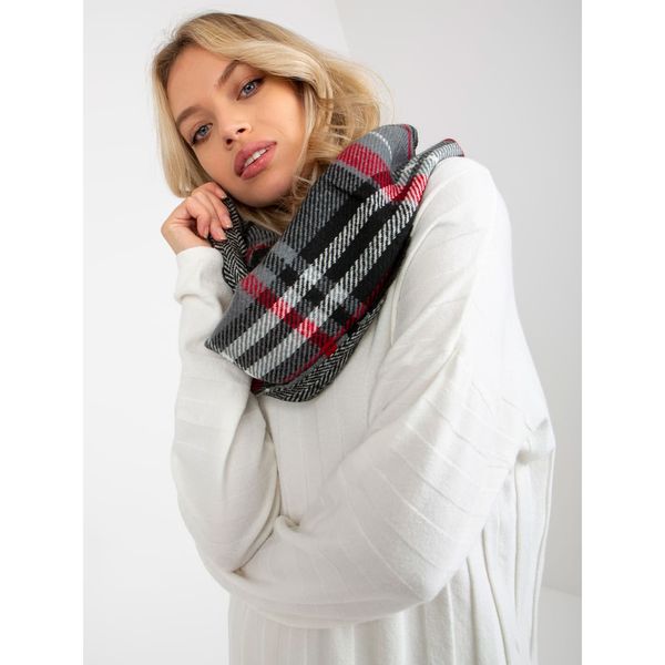 Fashionhunters Gray and red warm chimney with a checkered print
