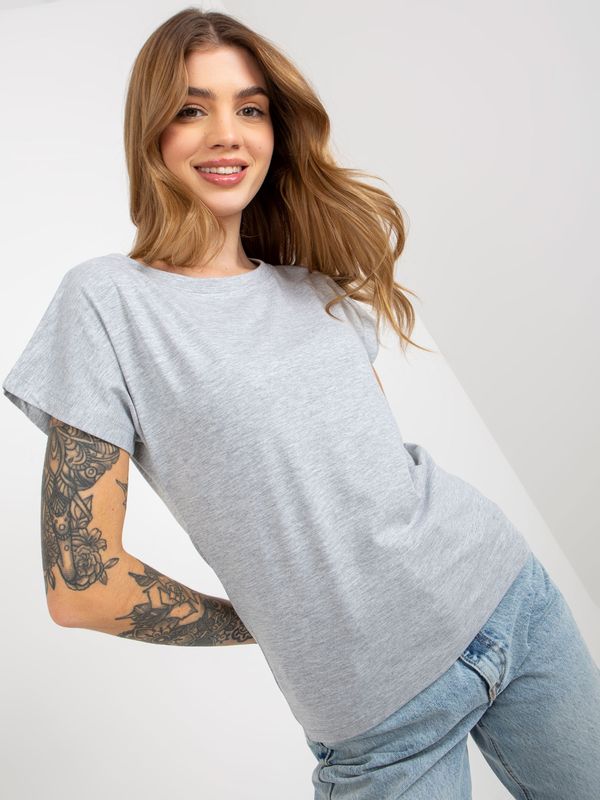 Fashionhunters Gray women's basic t-shirt with a round neckline