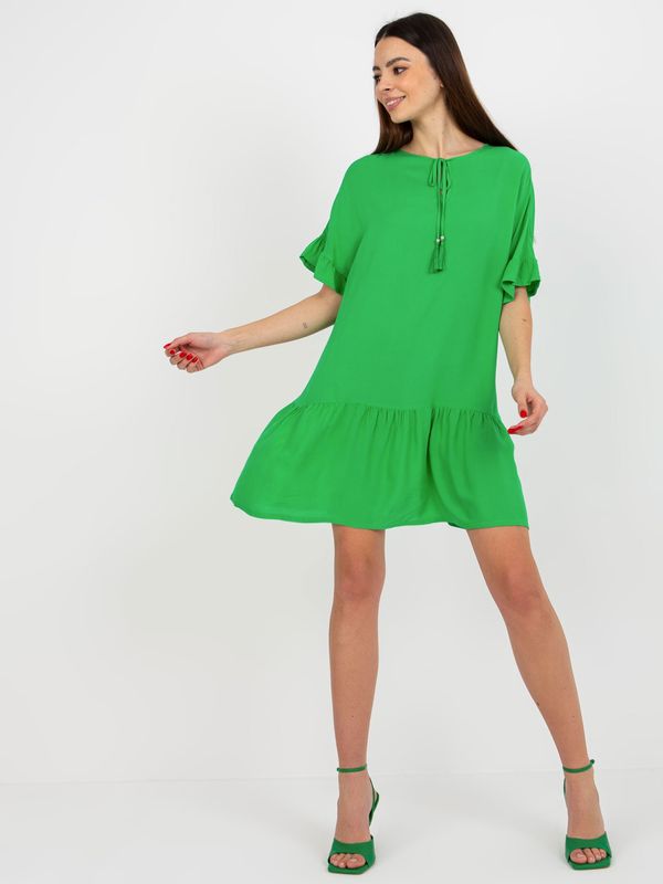 Fashionhunters Green loose dress with frills and tie by Sindy SUBLEVEL