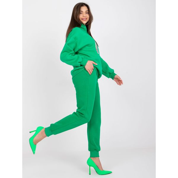 Fashionhunters Green sweatshirt with a Felicja print