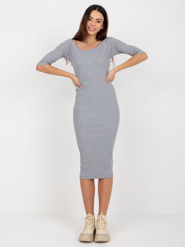 Fashionhunters Grey ribbed basic midi dress with 3/4 sleeves