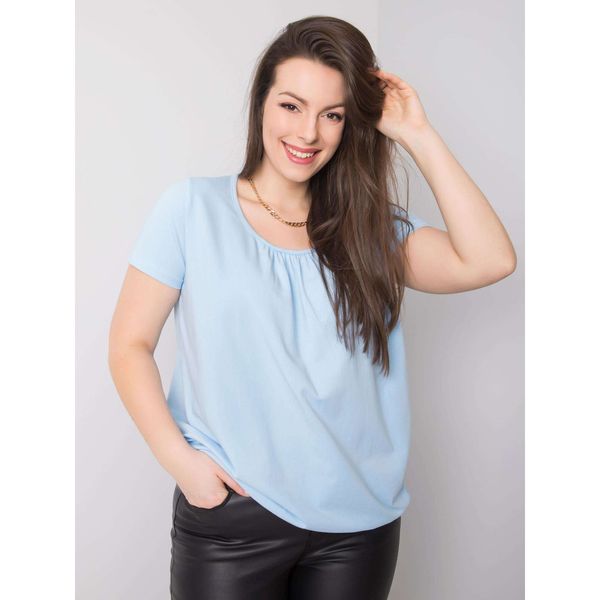 Fashionhunters Jasnoniebieska bawełniana bluzka plus size