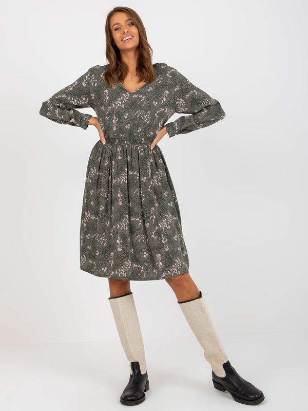 Fashionhunters Khaki dress with prints and elastic waistband FRESH MADE