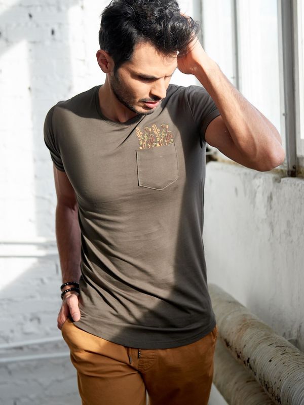 Fashionhunters Khaki men's T-shirt with embroidery