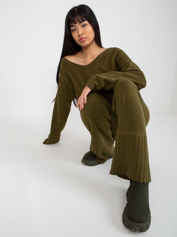 Fashionhunters Khaki wide knitted trousers with elastic waistband