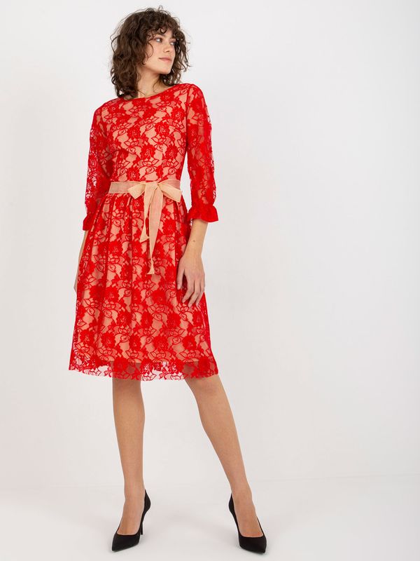 Fashionhunters Lady's elegant lace dress - red