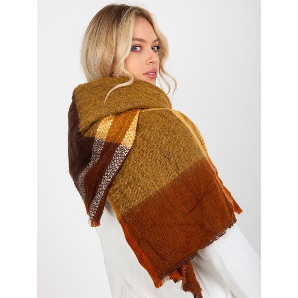 Fashionhunters Large brown and yellow checkered scarf with wool