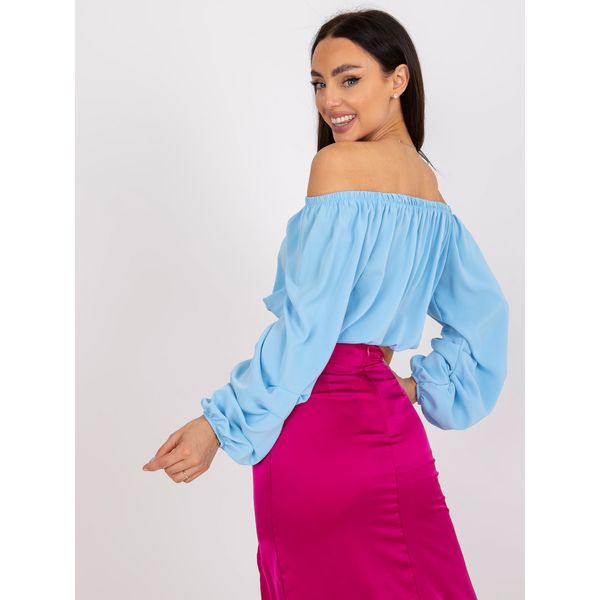 Fashionhunters Light blue smooth Spanish blouse with long sleeves from Nineli