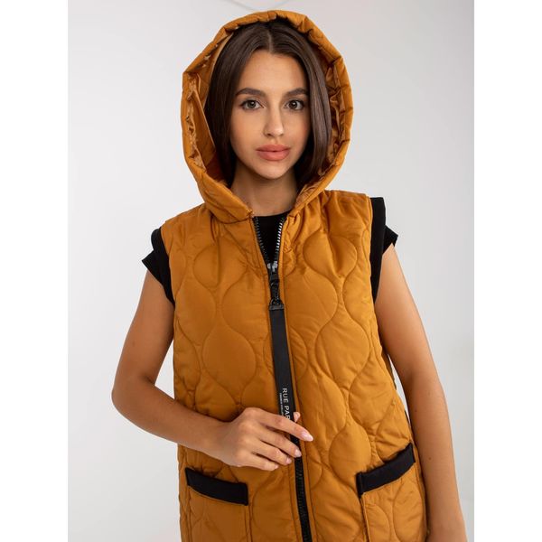Fashionhunters Light brown women's vest with a zipper RUE PARIS