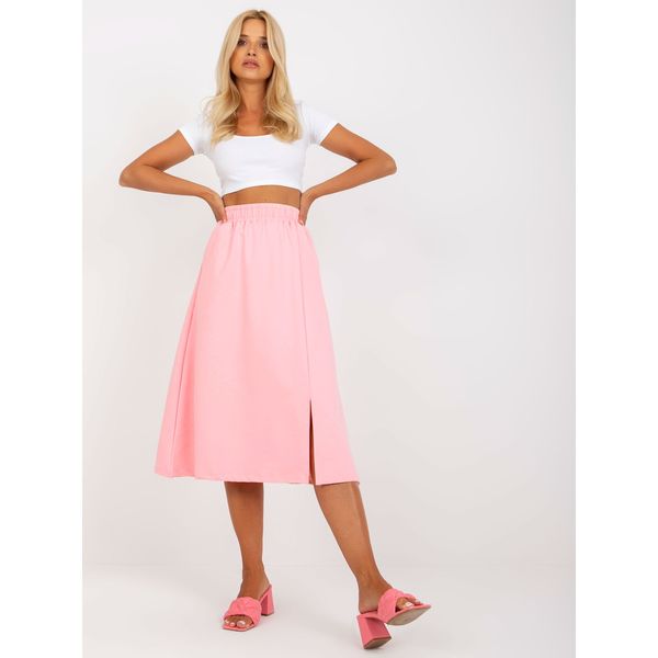 Fashionhunters Light pink flared midi skirt with pockets