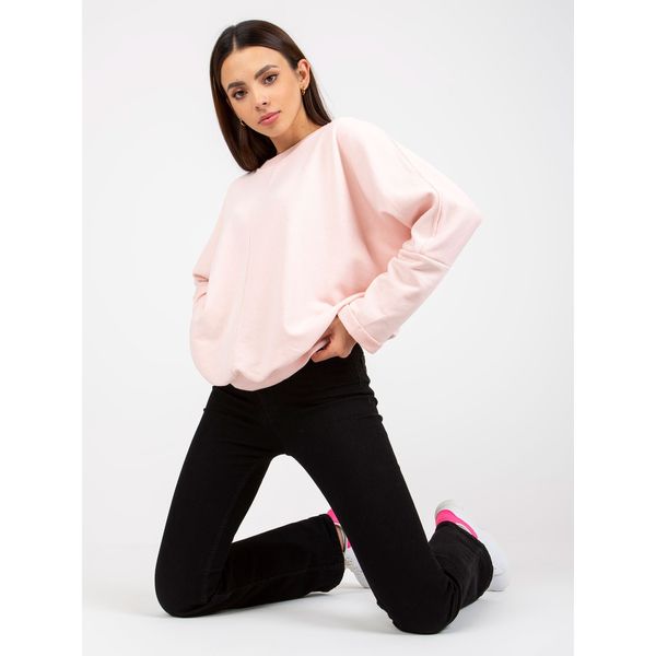 Fashionhunters Light pink women's basic oversized sweatshirt RUE PARIS