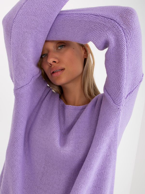 Fashionhunters Light purple oversize sweater with longer back OCH BELLA