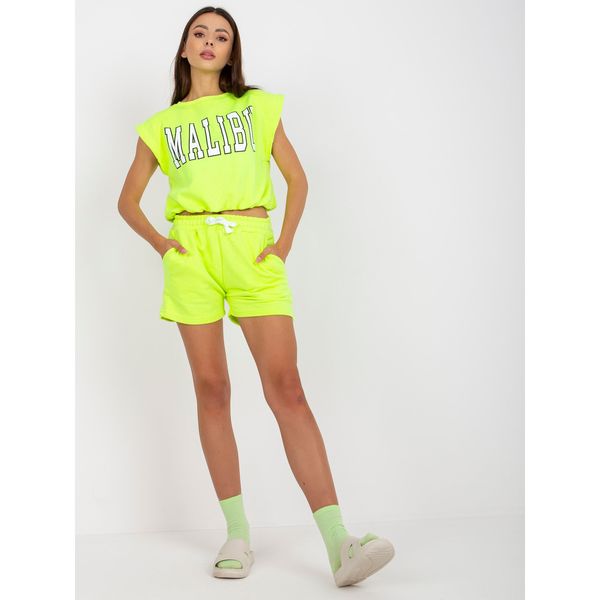 Fashionhunters Lime two-piece sweatshirt set with shorts