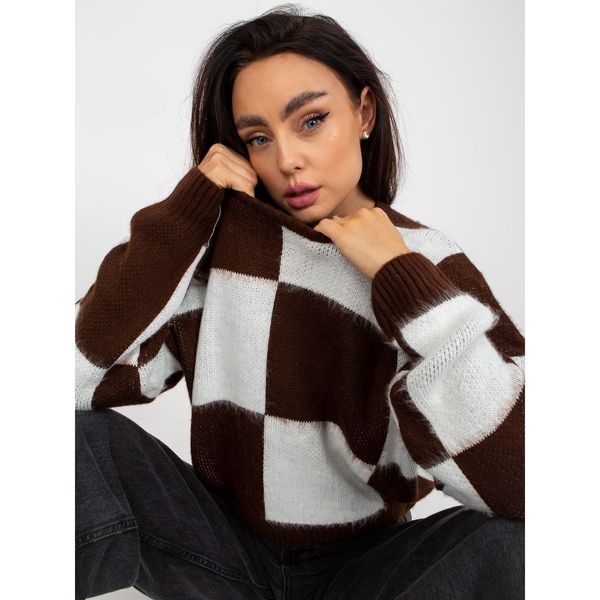 Fashionhunters Loose brown and white classic sweater with squares