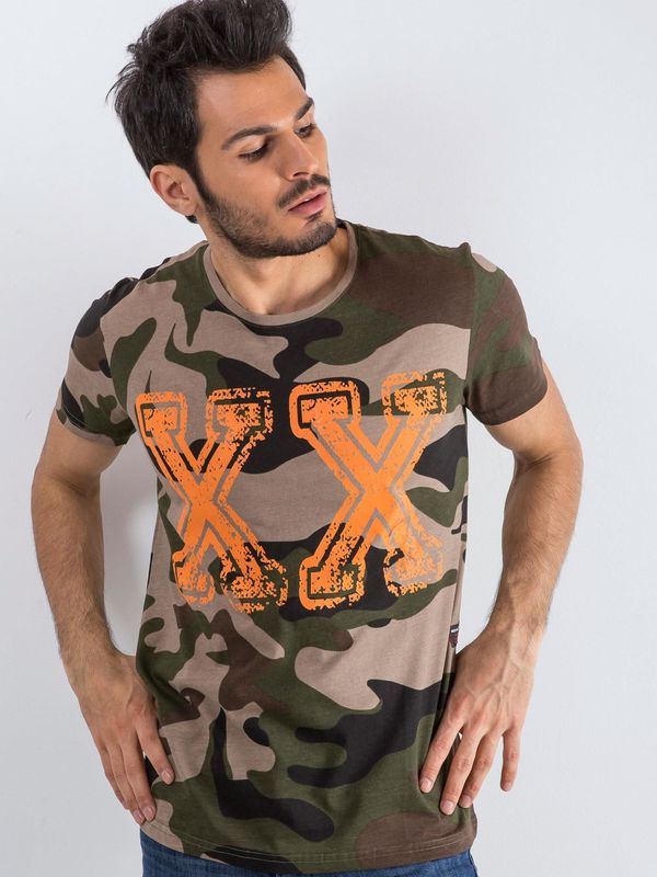 Fashionhunters Męska koszulka z beżem i khaki camo