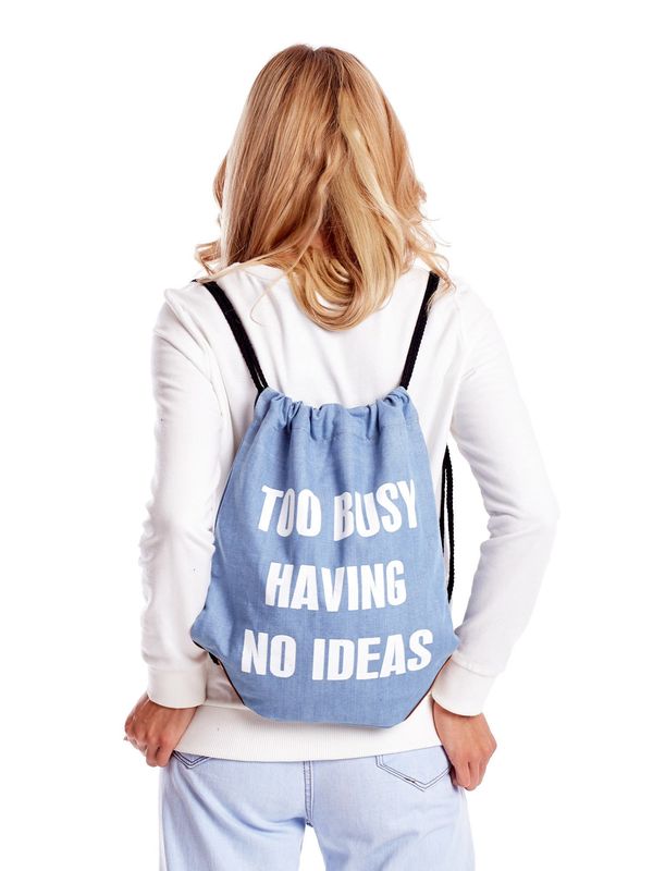 Fashionhunters Niebieski denim worek plecak z nadrukiem tekstowym