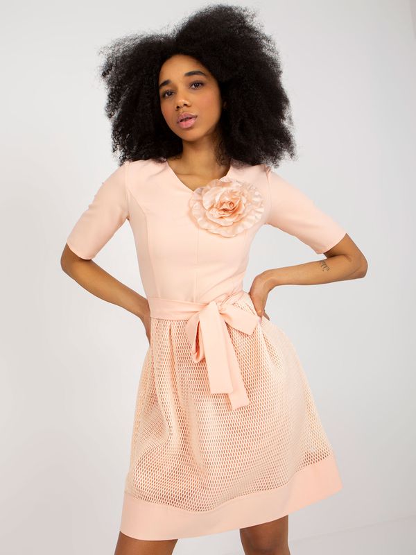 Fashionhunters Peach cocktail dress with belt