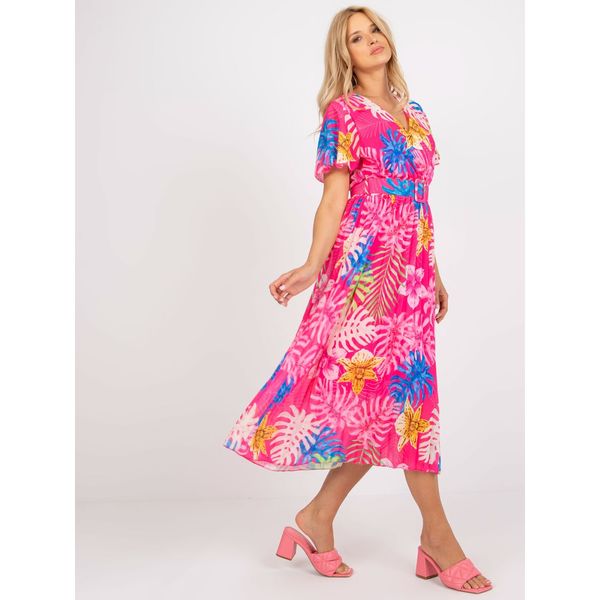 Fashionhunters Pink pleated midi dress with tropical prints
