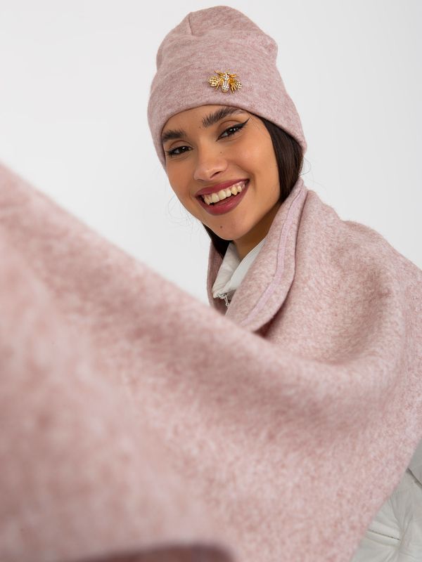 Fashionhunters Pink winter set with cap and brooch